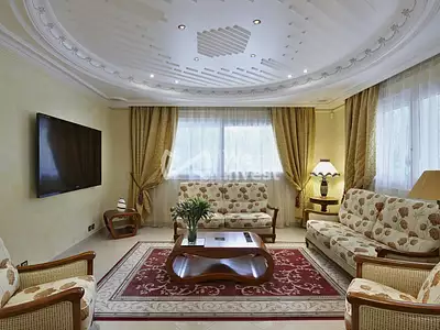 Maison, 296 m²
