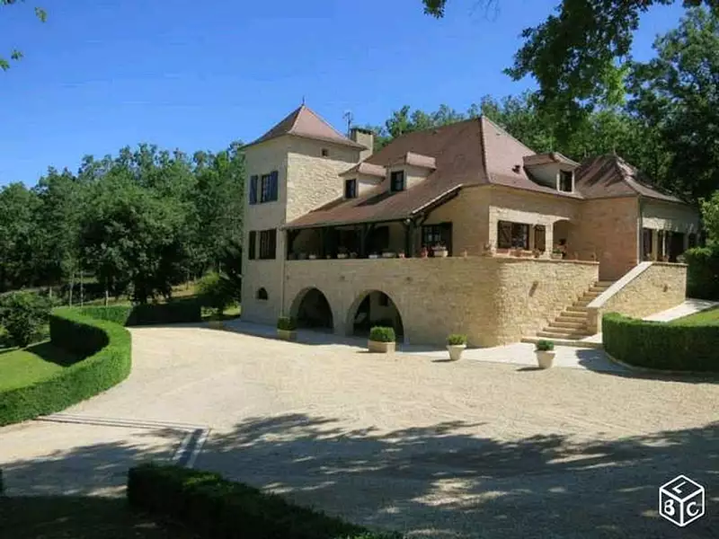 Maison, 280 m²