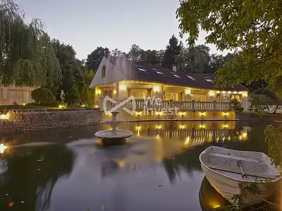 Maison, 296 m²