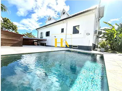 Maison, 303 m²