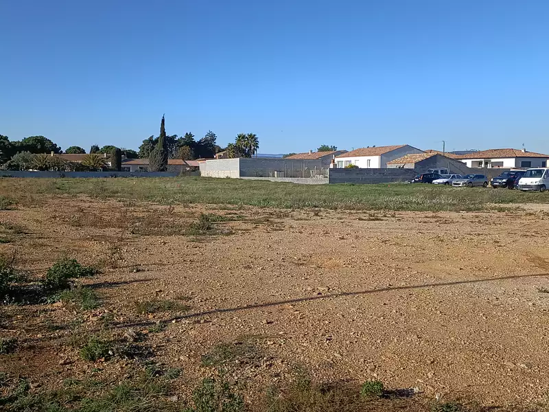 Terrain, 779 m²