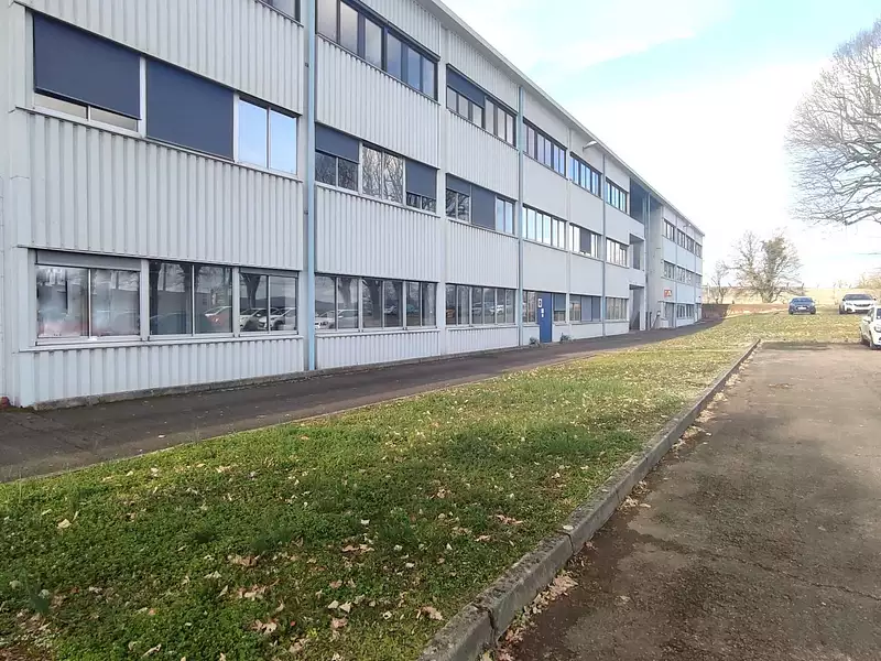 Divers, 300 m²
