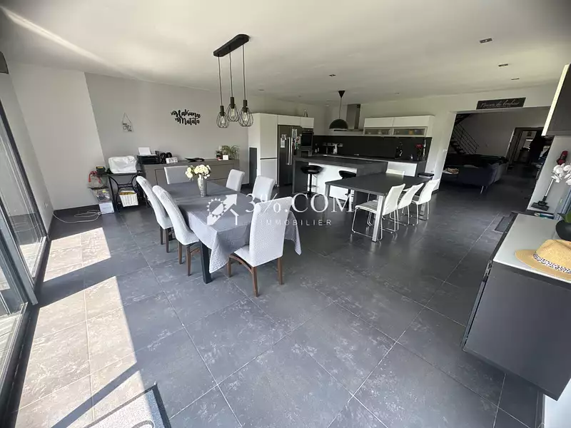 Maison, 194 m²