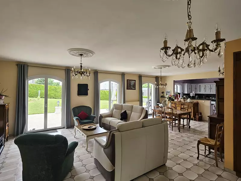 Maison, 230 m²