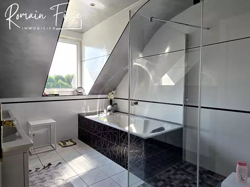 Maison, 300 m²