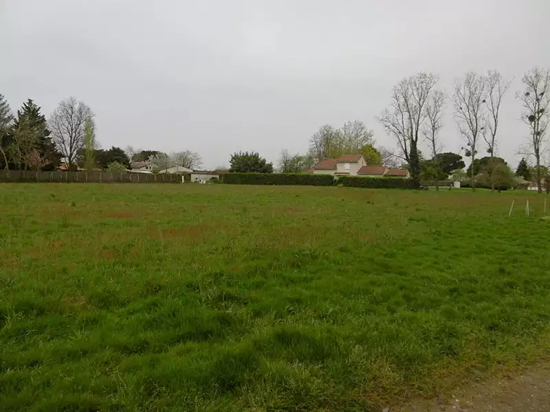 Terrain, 1 415 m²