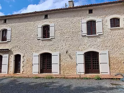 Maison, 225 m²