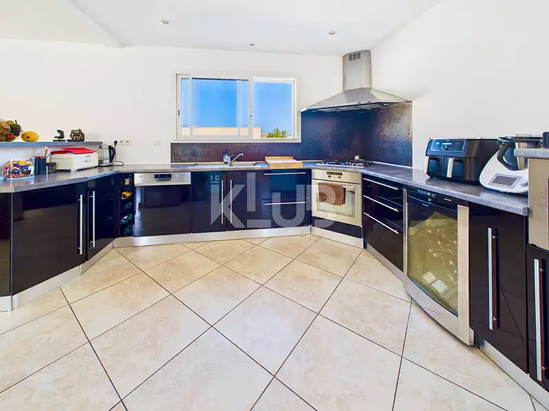 Maison, 167 m²