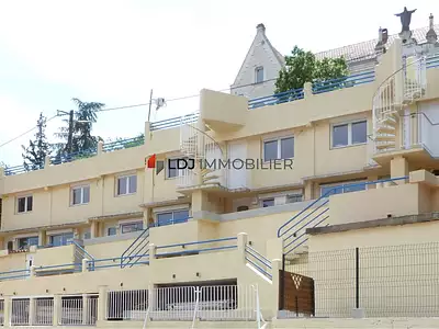 Immeuble, 320 m²