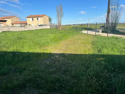 Terrain, 714 m²