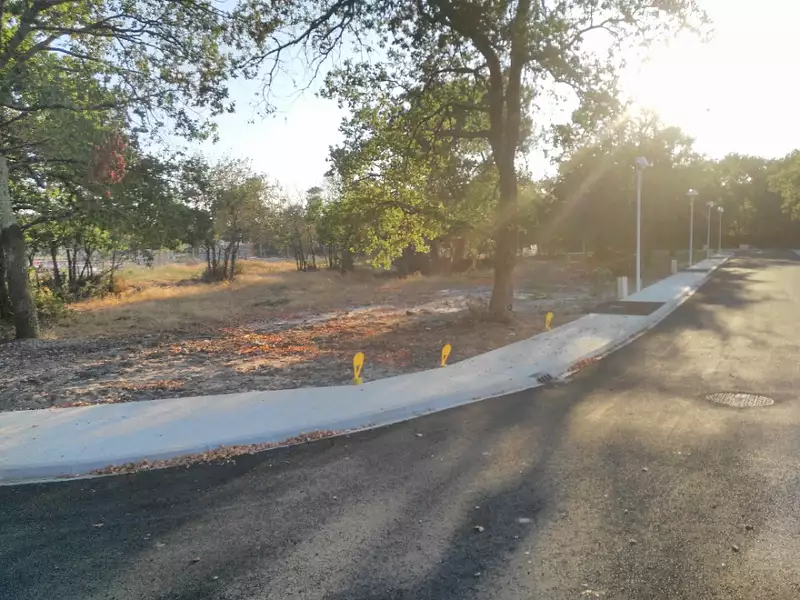 Terrain à bâtir, 331 m²