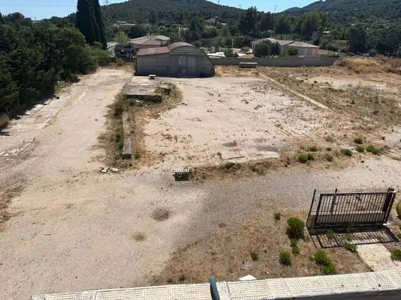 Divers, 4 300 m²