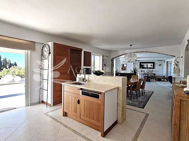 Maison, 206 m²