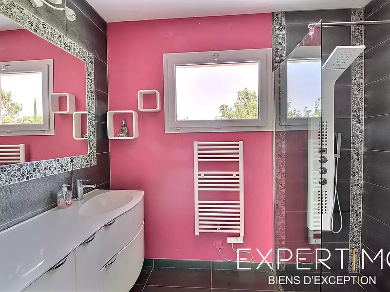 Maison, 220 m²