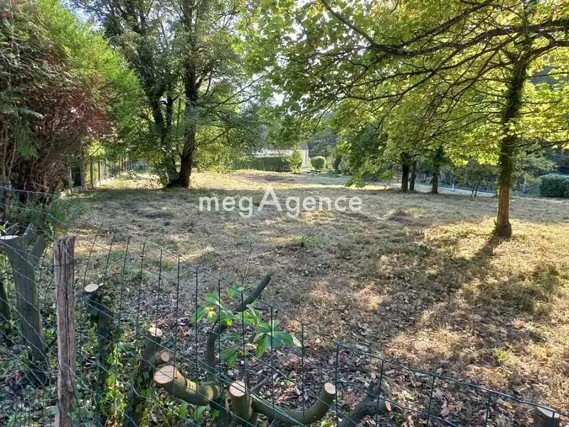 Terrain, 2 000 m²
