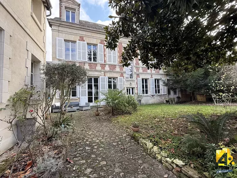 Maison, 590 m²