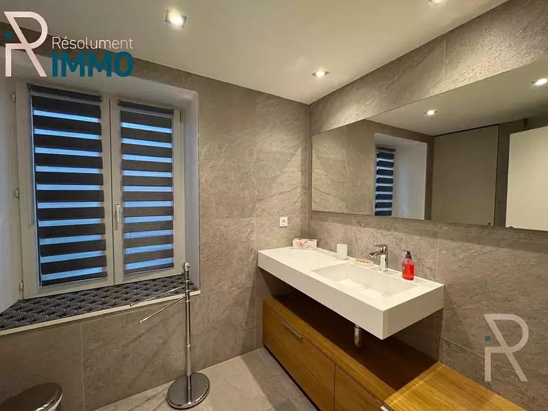 Immeuble, 244,16 m²