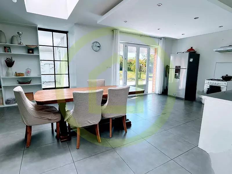 Maison, 168 m²
