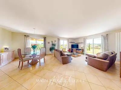 Maison, 153 m²