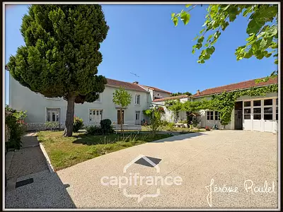Maison, 196 m²