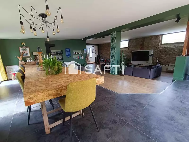 Maison, 302 m²