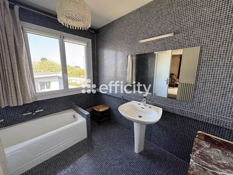Maison, 230 m²