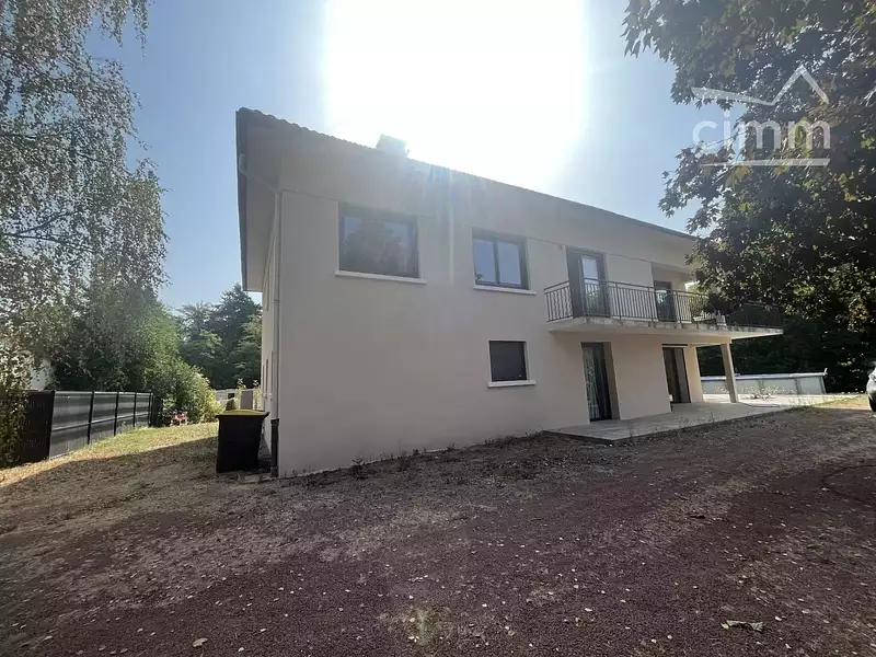 Maison, 240 m²
