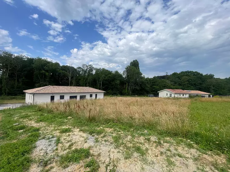 Terrain, 681 m²