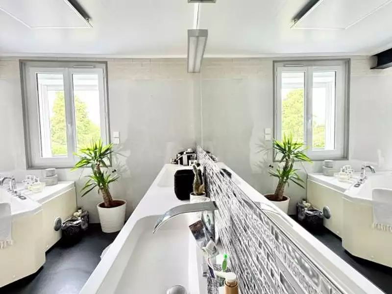 Maison, 280 m²