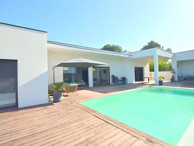 Maison, 235 m²