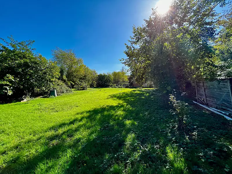 Terrain, 1 014 m²