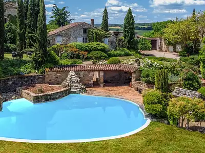 Maison, 819 m²