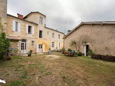 Maison, 374 m²
