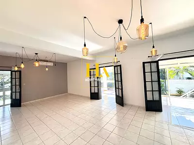 Maison, 303 m²
