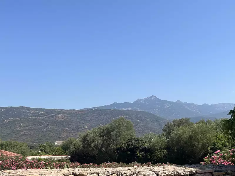 Terrain, 2 098 m²
