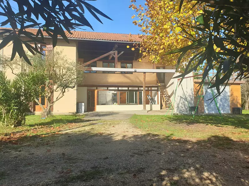 Maison, 166 m²