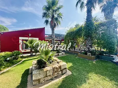 Maison, 240 m²