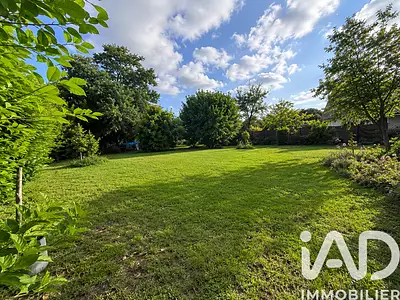 Terrain, 737 m²