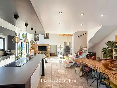Maison, 369,65 m²
