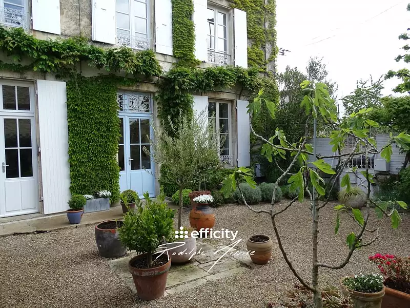 Maison, 240 m²