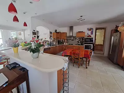 Maison, 248 m²