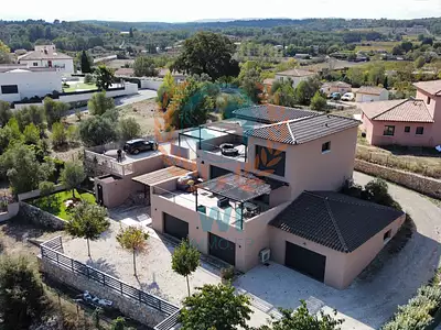 Maison, 255 m²