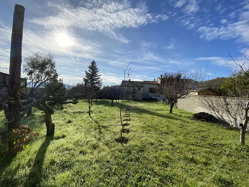 Terrain, 724 m²