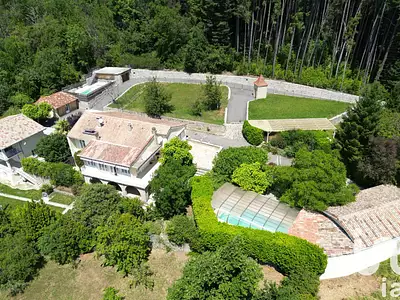 Maison, 275 m²