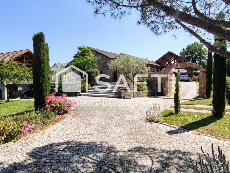Maison, 168 m²