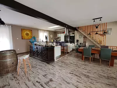 Maison, 240 m²