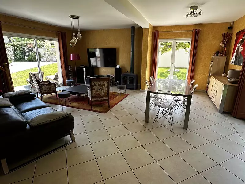 Maison, 200 m²