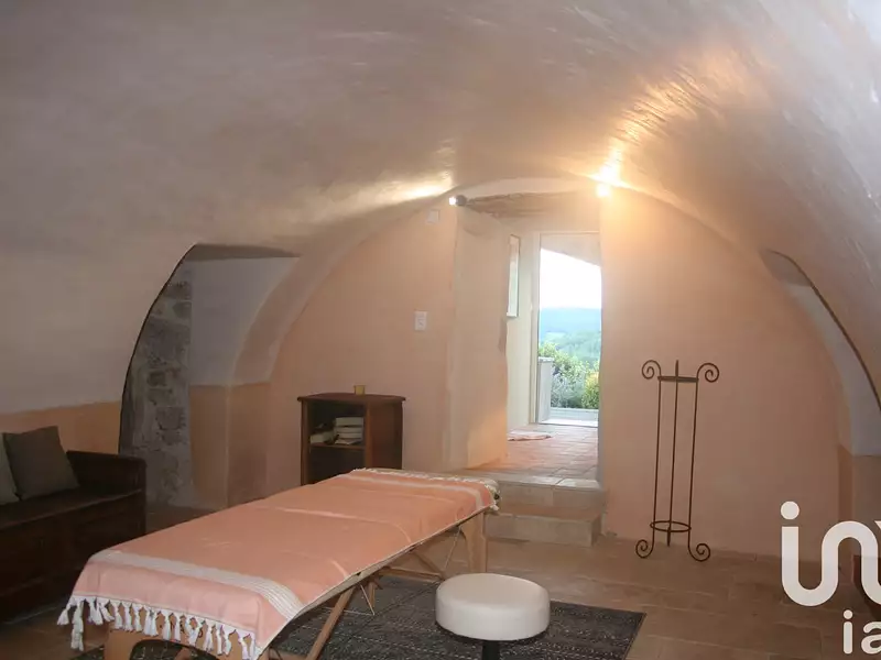 Maison, 1 500 m²