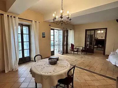 Maison, 220 m²
