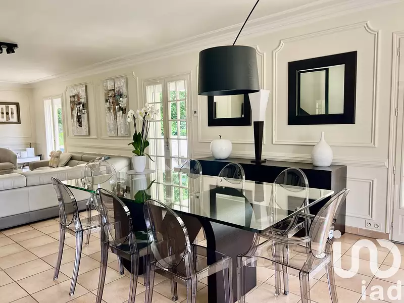 Maison, 235 m²